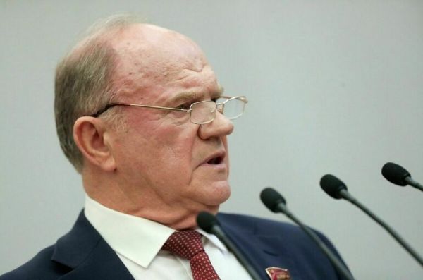 Зюганов призвал принять закон о регулировании цен на товары первой необходимости