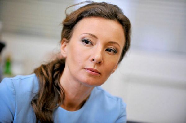 Кузнецова: Киев через соцсети манипулирует подростками в России Кузнецова: Киев через соцсети манипулирует подростками в России