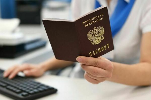Россиян за рубежом могут обязать встать на консульский учет Россиян за рубежом могут обязать встать на консульский учет