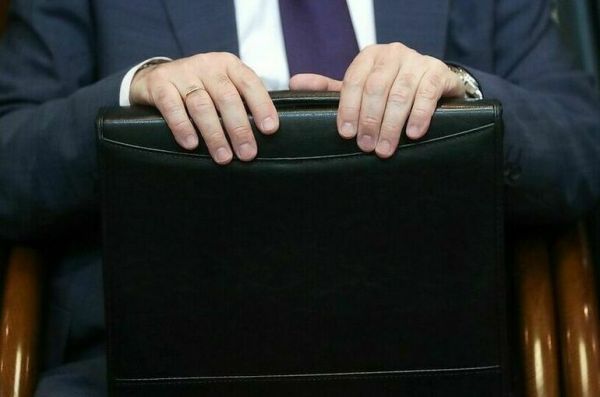 Адвокатов хотят лишать статуса за ПМЖ вне России