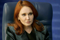 Носителям гостайны, ушедшим с должности, следует ограничить выезд из России