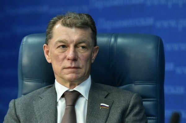 Топилин: Рекламу российских виноделен на билбордах надо разрешить по всей стране Топилин: Рекламу российских виноделен на билбордах надо разрешить по всей стране