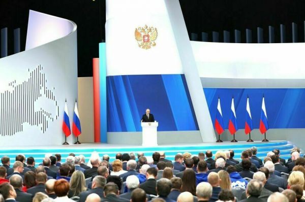 Владимир Путин объявил о создании нацпроекта «Семья» Владимир Путин объявил о создании нацпроекта «Семья»