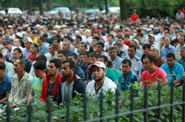 Иностранцам предложили запретить создавать общественные объединения в России Иностранцам предложили запретить создавать общественные объединения в России