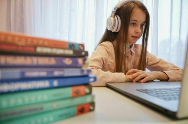 Учеников 15 марта переведут на удаленку и отправят в музеи Учеников 15 марта переведут на удаленку и отправят в музеи