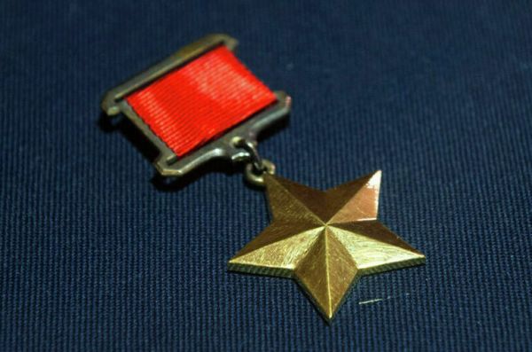 Льготы первых Героев: преимущество при вступлении в колхоз и бесплатный трамвай