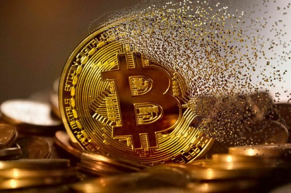 Почему операции с криптовалютой можно сравнить с кирпичом в посылке