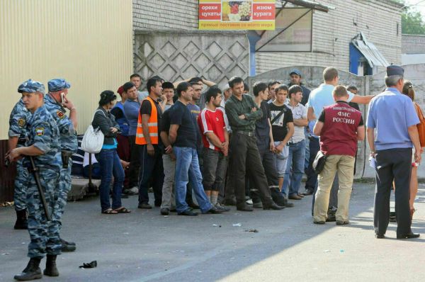 В России предлагают запретить въезд мигрантов с уголовным прошлым