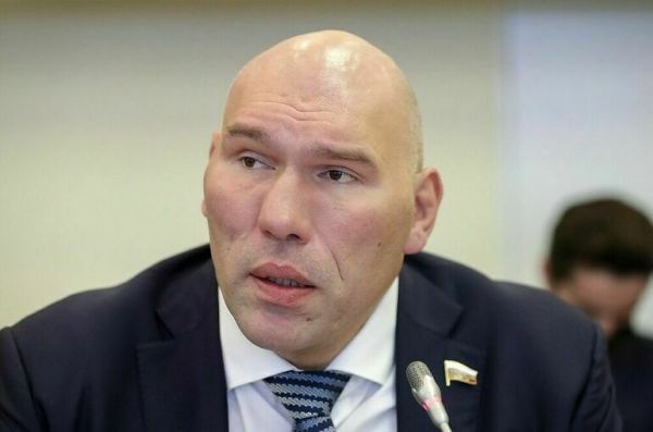 Валуев: Томас Бах воспринимает Международную ассоциацию бокса как личную угрозу