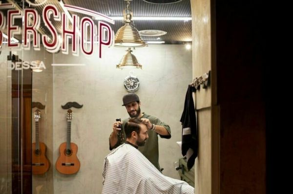 Барбершопам напомнят, что они парикмахерские