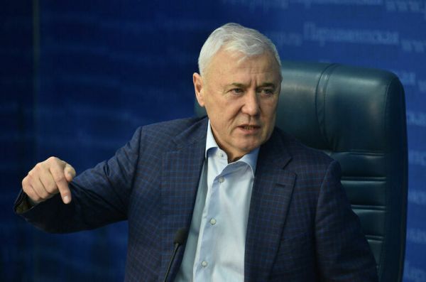 Депутат Аксаков предложил усилить контроль за оборотом драгоценных камней Депутат Аксаков предложил усилить контроль за оборотом драгоценных камней