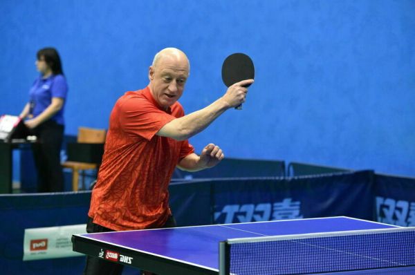 Команда кабмина против команды думцев: чья ракетка оказалась проворнее