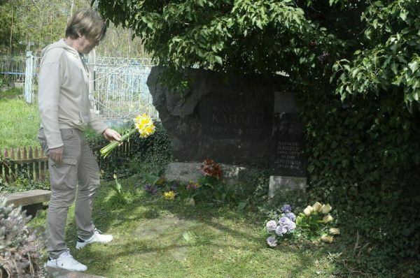 Она знала о войне все