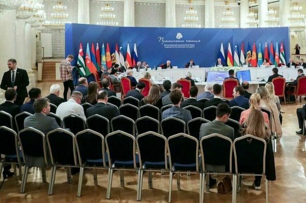 Белорусы ставят Пушкина, молдаване хотят учредить день российской литературы Белорусы ставят Пушкина, молдаване хотят учредить день российской литературы