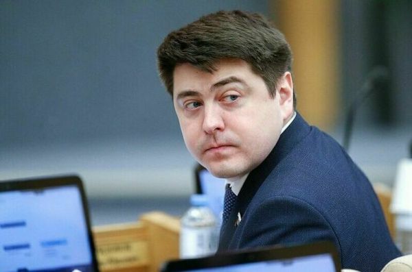 Депутат Спиридонов считает, что США воруют деньги, говоря о кредите для Киева Депутат Спиридонов считает, что США воруют деньги, говоря о кредите для Киева