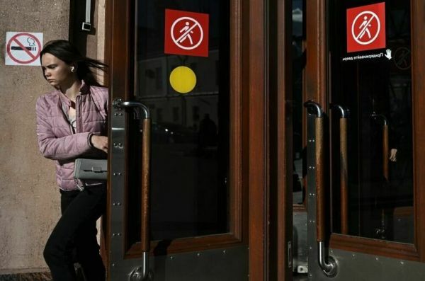 Курящих школьников отследят по камерам