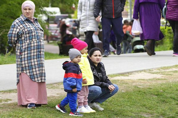 Мигрантам могут запретить привозить семьи Мигрантам могут запретить привозить семьи