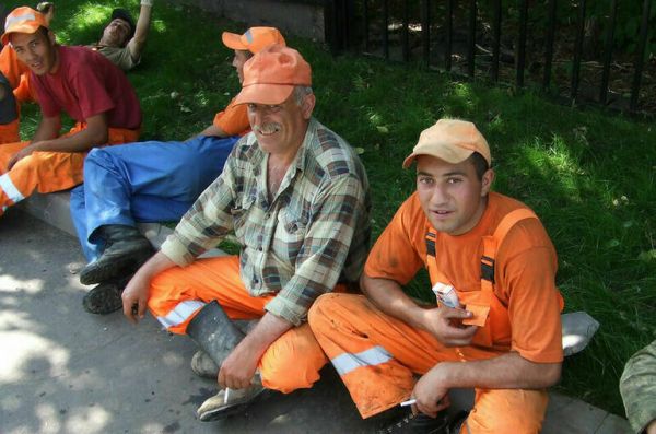 В России введут внесудебную блокировку рекламы услуг для незаконных мигрантов В России введут внесудебную блокировку рекламы услуг для незаконных мигрантов