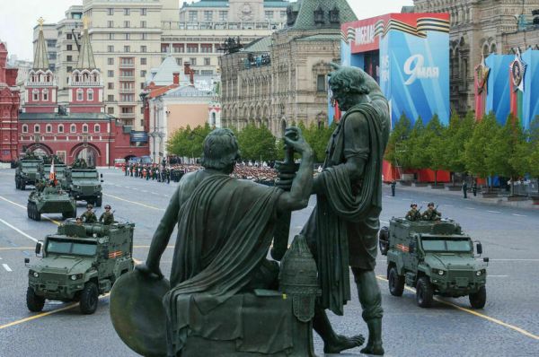 По политическим и градостроительным мотивам: как переносили памятники в России