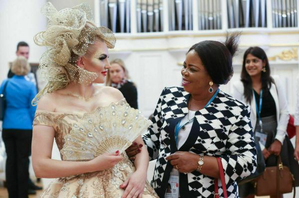 Эра мягкой силы расцветает в Петербурге осенью