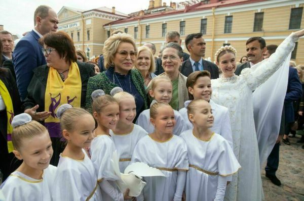 Эра мягкой силы расцветает в Петербурге осенью