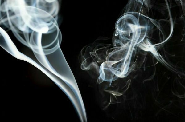 Курение вейпов в общественных местах предлагают выделить в отдельную статью КоАП Курение вейпов в общественных местах предлагают выделить в отдельную статью КоАП