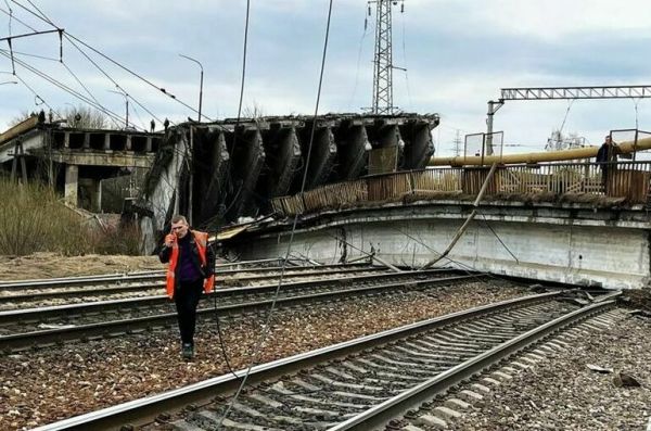 Реестр аварийных мостов предлагают создать в России Реестр аварийных мостов предлагают создать в России