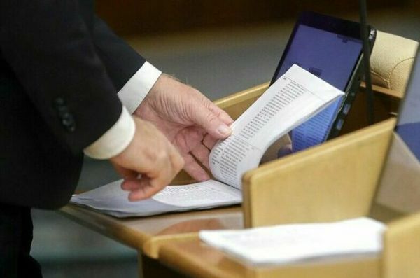 В парламент идут новые депутаты и сенаторы В парламент идут новые депутаты и сенаторы