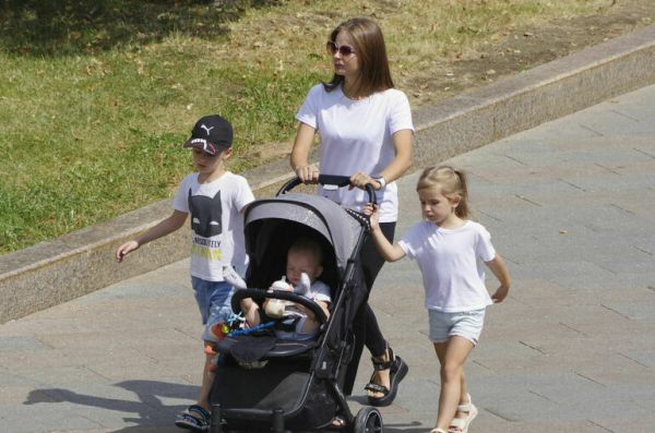 Выплаты семьям 1 млн руб. на ипотеку предложили распространить на всю Россию Выплаты семьям 1 млн руб. на ипотеку предложили распространить на всю Россию