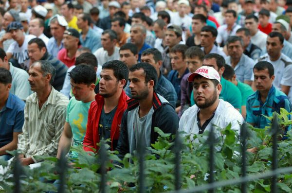 Кардиолог и инженер без криминального прошлого: каких мигрантов ждут в России Кардиолог и инженер без криминального прошлого: каких мигрантов ждут в России