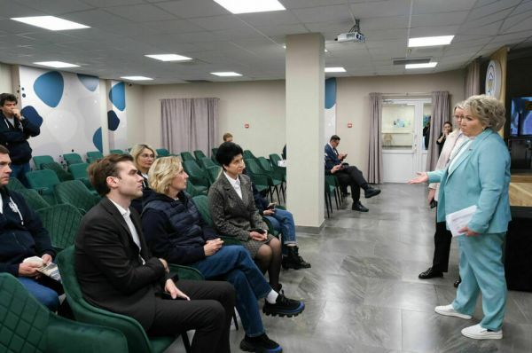 Четыре дня &mdash; пять городов: о чем говорили законодателям жители российских регионов