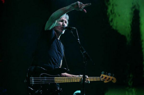 Приедет ли в Крым Роджер Уотерс?