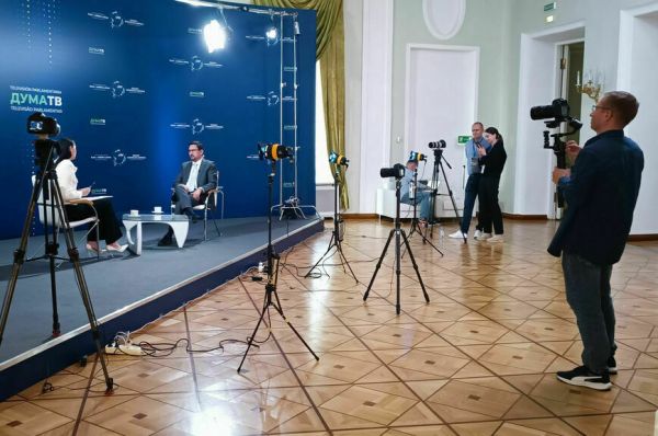 Российский парламент говорит и показывает