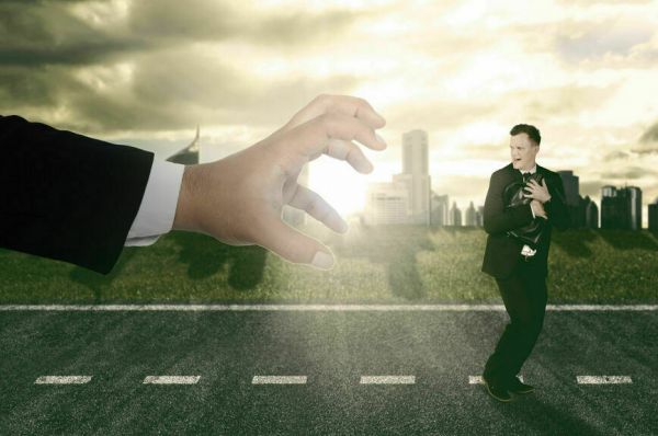 Зачем приставам разрешили стрелять в должников