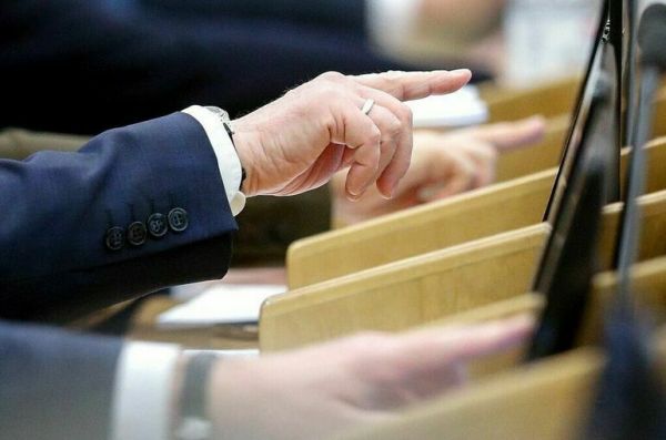 Депутатам предлагают дать право обращаться к президенту о снятии с должности главы ЦБ