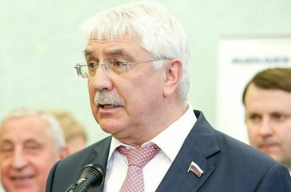 Депутат Чепа заявил, что торговая политика Трампа вынуждает ЕС идти против США