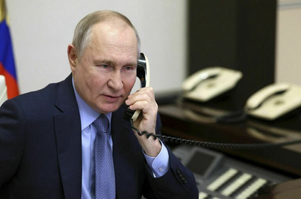 Песков: Путин переговорил с Трампом по телефону Песков: Путин переговорил с Трампом по телефону