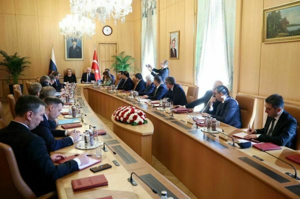 Россия и Турция нацелились на ежегодный торговый оборот в сто миллиардов долларов Россия и Турция нацелились на ежегодный торговый оборот в сто миллиардов долларов