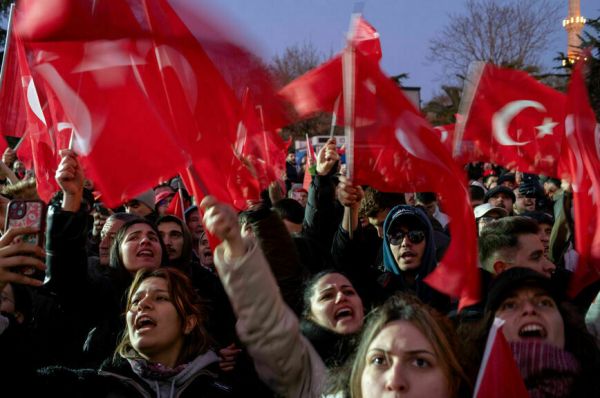 Кто управляет украинской армией