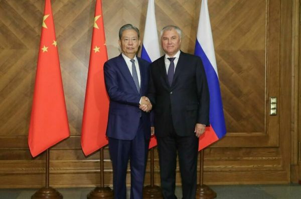 Володин поздравил главу парламента Китая с днем рождения Володин поздравил главу парламента Китая с днем рождения