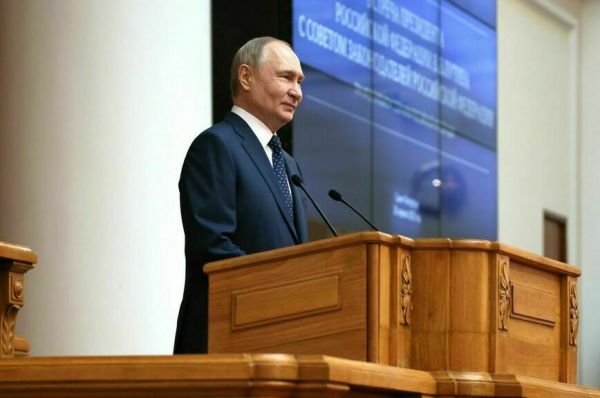 Путин поручил обобщить региональный опыт помощи участникам СВО Путин поручил обобщить региональный опыт помощи участникам СВО