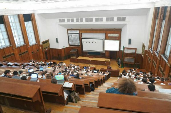 Регионам предложили разрешить финансировать обучение в аккредитованных вузах