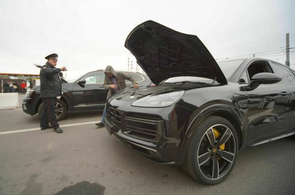 Интерпол вставляет российским водителям палки в колеса