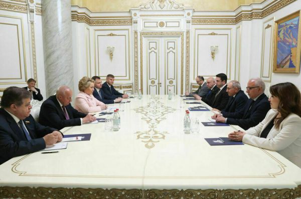 О чем беседовали Валентина Матвиенко с Николом Пашиняном 