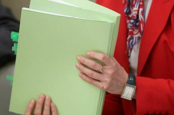 В некоторые виды деятельности иностранцев предлагают не пускать