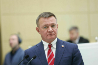 В Кремле поздравили Зюганова с переизбранием на пост председателя КПРФ В Кремле поздравили Зюганова с переизбранием на пост председателя КПРФ