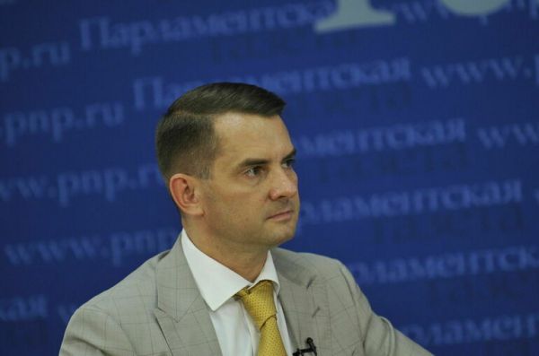 Депутат Нилов предложил ввести доплату для учителей, обучающих детей мигрантов Депутат Нилов предложил ввести доплату для учителей, обучающих детей мигрантов