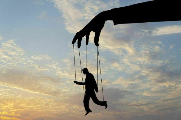 Слишком много кукловодов: будут ли менять Зеленского ради встречи с Путиным Слишком много кукловодов: будут ли менять Зеленского ради встречи с Путиным