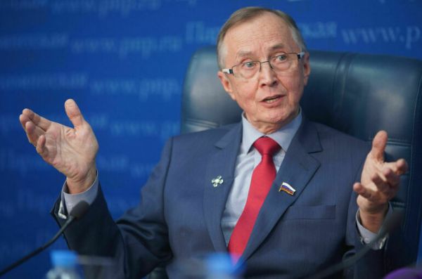 Депутат Бурляев считает, что вступать в партию с 16 лет «слишком рано»