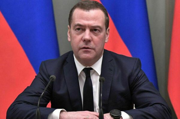 Медведев приехал на границу с Финляндией и НАТО и предупредил Хельсинки Медведев приехал на границу с Финляндией и НАТО и предупредил Хельсинки